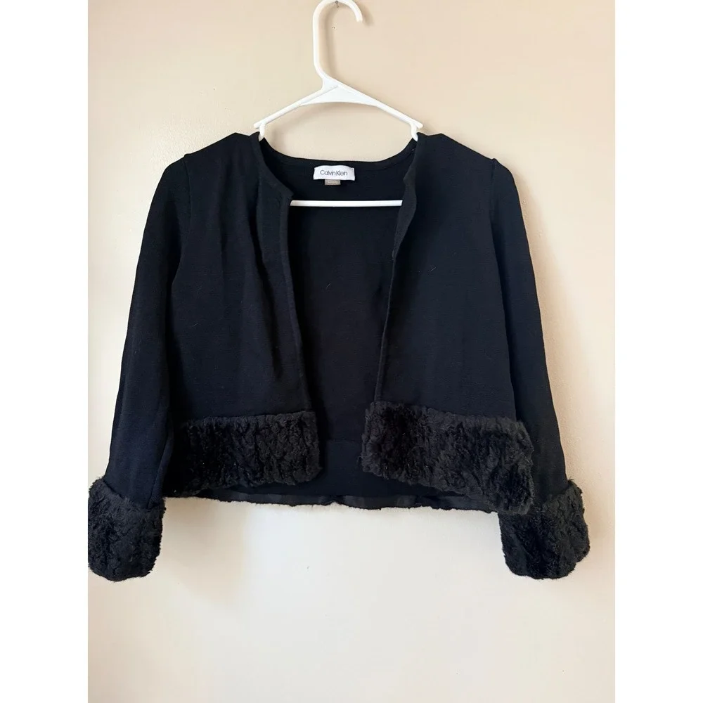 Calvin Klein Black Cropped Faux Fur Trim Sweater Womens M Glam Holiday‎ Winter